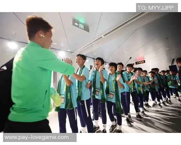 青少年足球战术的创新与实践探索如何提升球员综合素质与团队协作能力